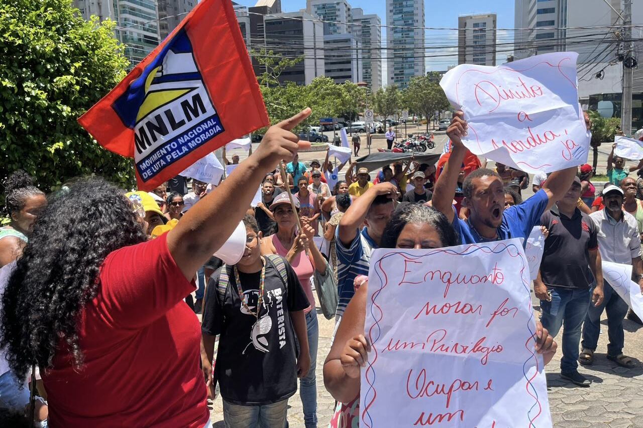 Ato do MNLM em frente ao Tribunal de Justiça do ES